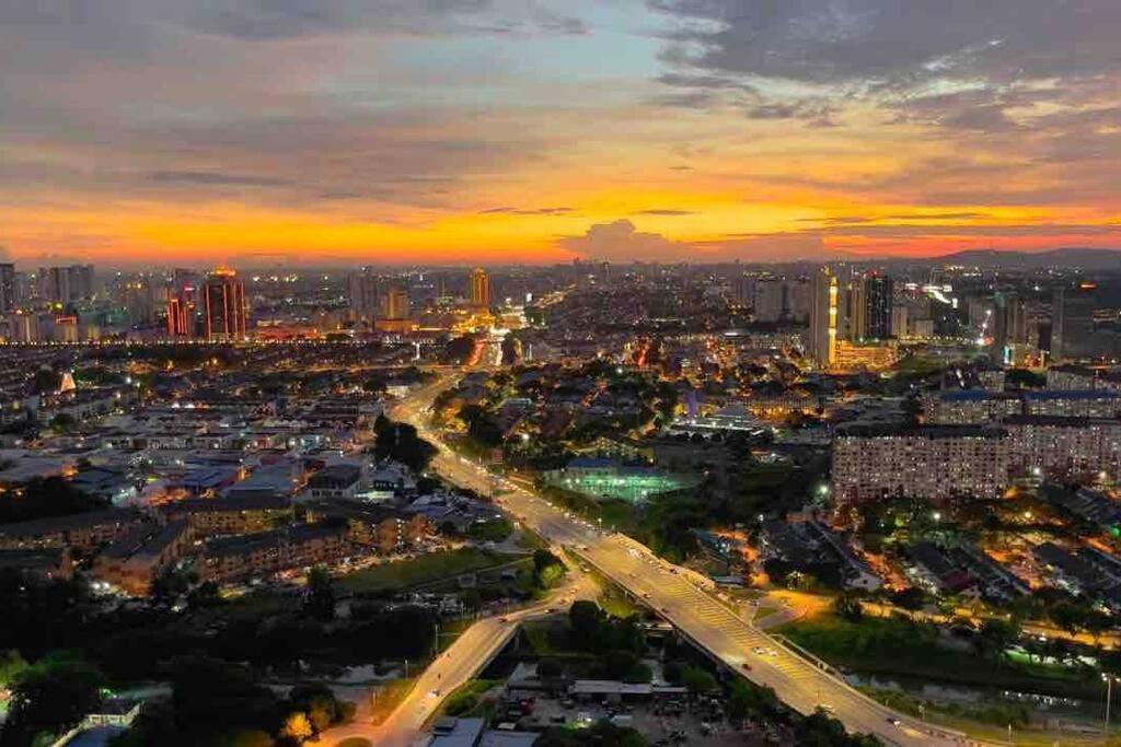 Cozy Aera Residence / Free Wi-Fi Netflix / Sunway Petaling Dzsaja Kültér fotó